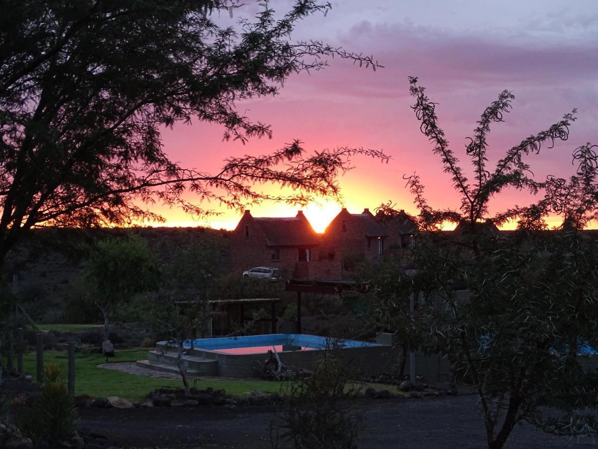 Teri-Lemveli Lodge Beaufort West Exterior foto